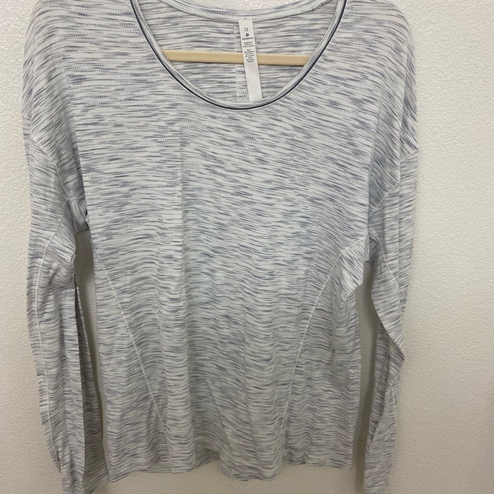 Lululemon Athletica White and Gray Long Sleeve Top in Size 12